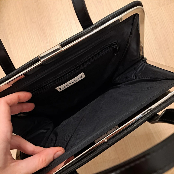 Bebe Black Shiny Leather Minimalist Snap Closure Y2K Medium Handbag Purse - Picture 5 of 10